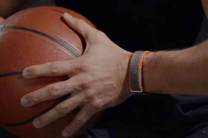 stephen-curry-x-fitbit-2_01722672